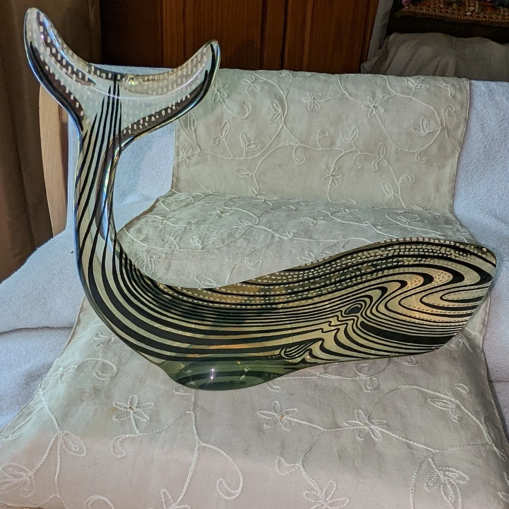Vintage Abraham Palatnik lucite whale figurine.